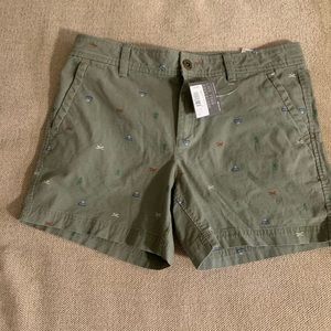 Eddie Bauer green shorts with tropical print sz 6